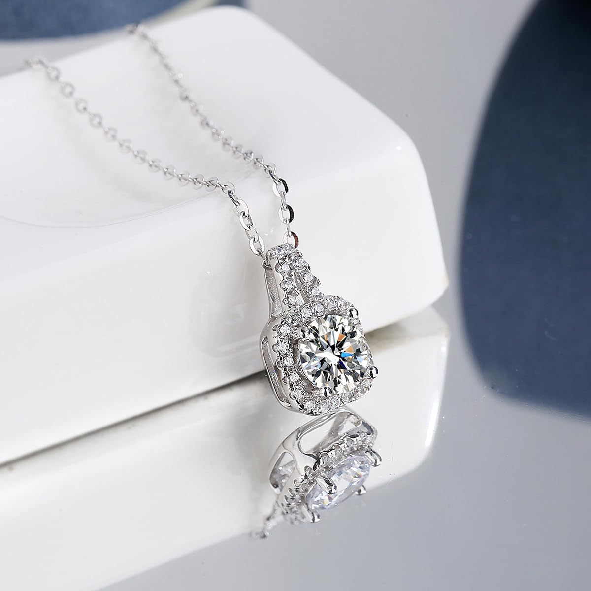 Cross-border Amazon Hot-selling Princess Sugar Cube Necklace Ins Temperament Versatile High-end Light Luxury Collarbone Necklace Decoration