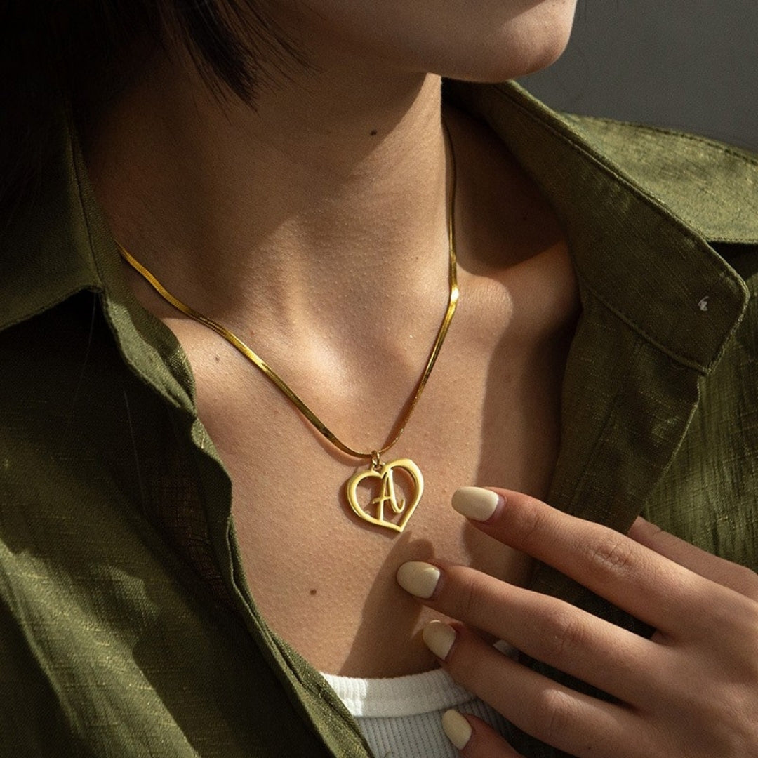 Amazon Hot Style Stainless Steel DIY Letter Pendant Necklace European And American Fashion Simple Hollow Love Clavicle Chain For Women Mood Royal