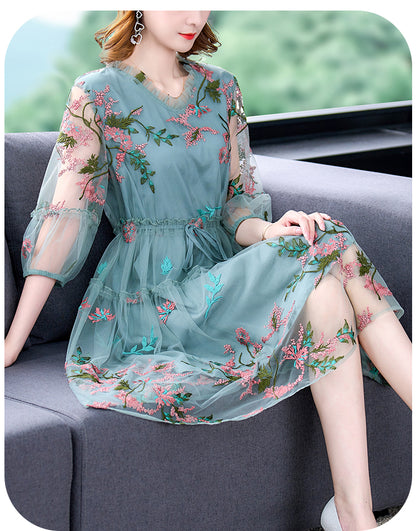 2024 Silk Dress Embroidery Short-Sleeved Dress size 5XL Size Floral Mulberry Beach Sundress Women Elegant Party Vestidos Mood Royal