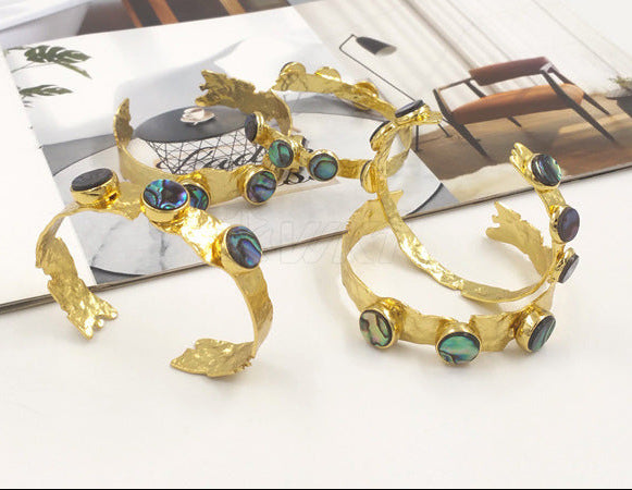 WT-B680 Personalized Natural Small Round Abalone Brass Opening Bracelet Girls' Holiday Gift Jewelry Mood Royal