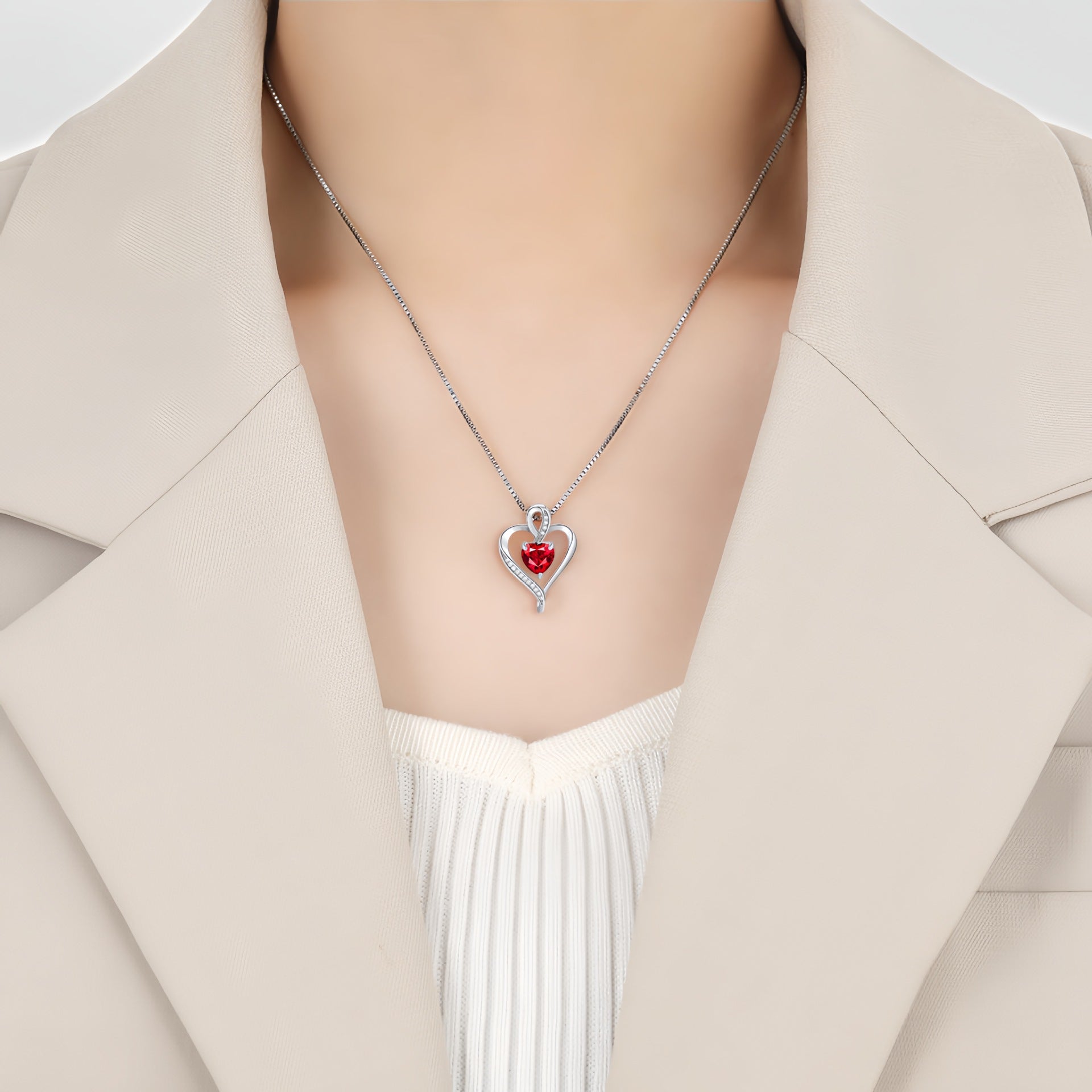 Cross-border European And American Hot-selling Unlimited Love Heart-shaped Pendant Necklace Female Temperament Versatile High-end Collarbone Necklace Decoration