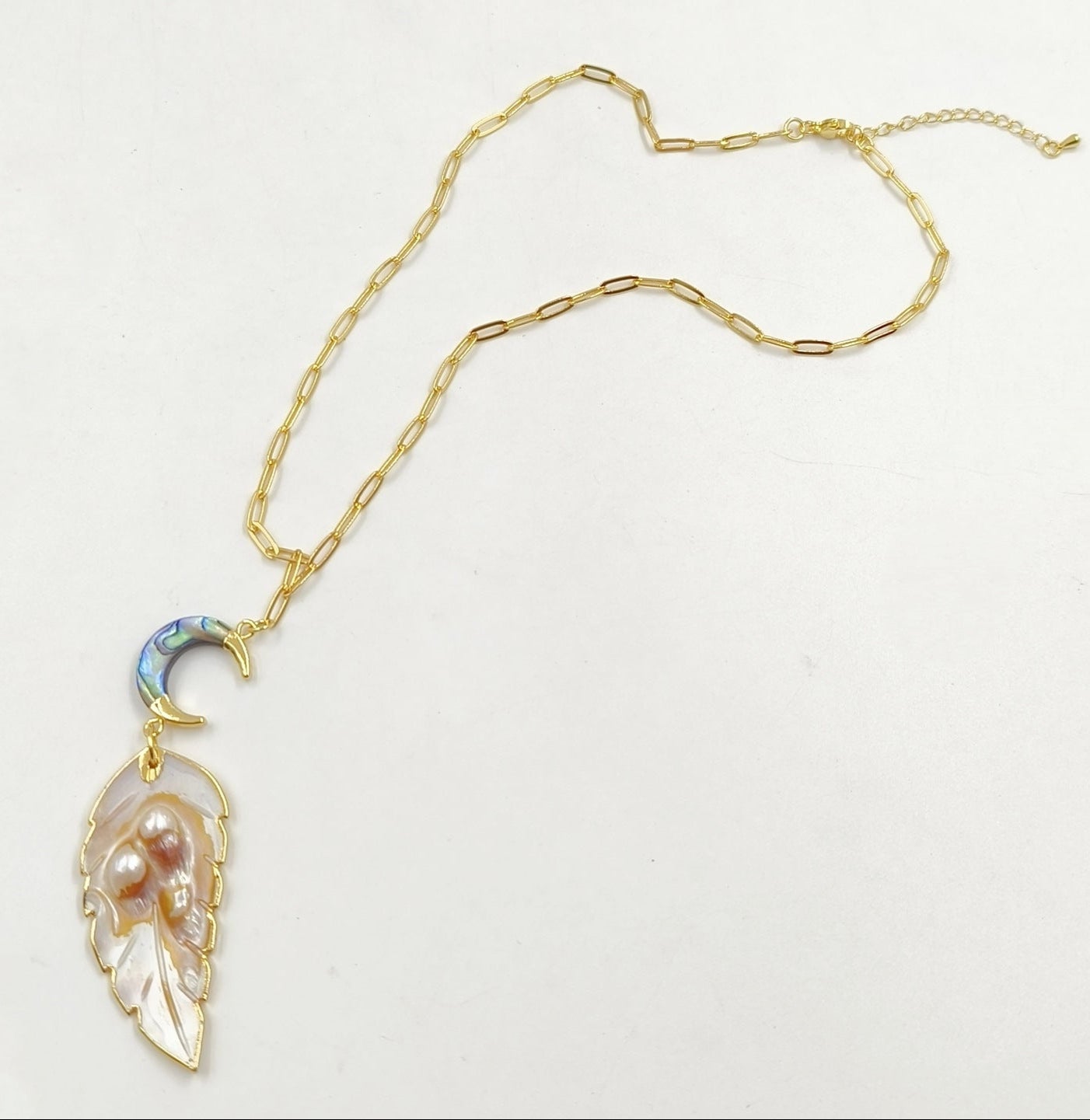 WT-JN308 Natural Pearl Shell Leaf Shape Abalone Vintage Classic Chain Pendant Holiday Style Necklace Mood Royal