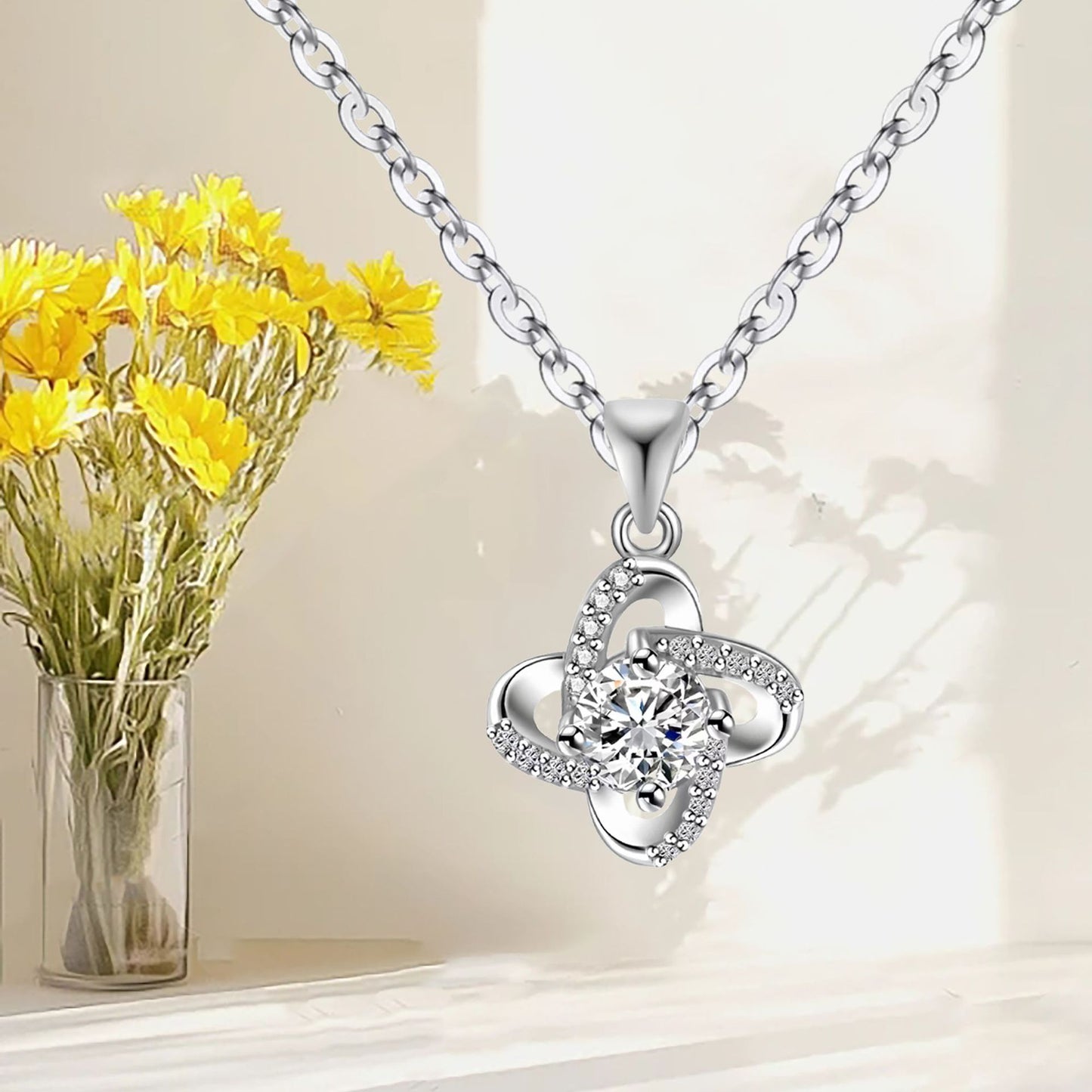 Cross-border Amazon New Full-diamond Four-leaf Clover Pendant Necklace For Women In Europe And America Hot-selling Versatile High-end Collarbone Necklace Decoration